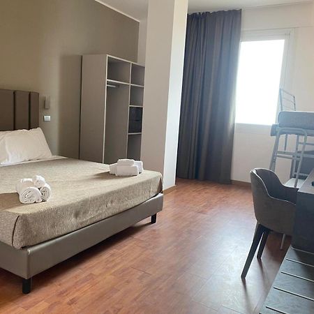 Hotel Golden Ріміні Екстер'єр фото