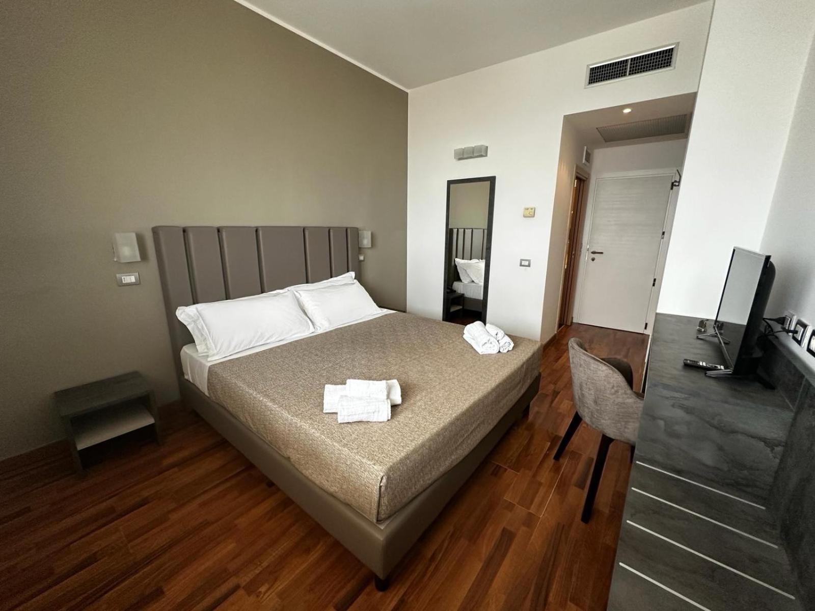 Hotel Golden Ріміні Екстер'єр фото