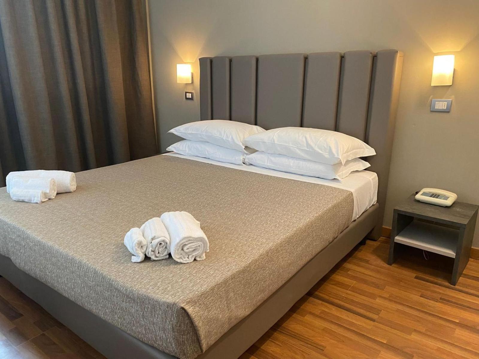 Hotel Golden Ріміні Екстер'єр фото