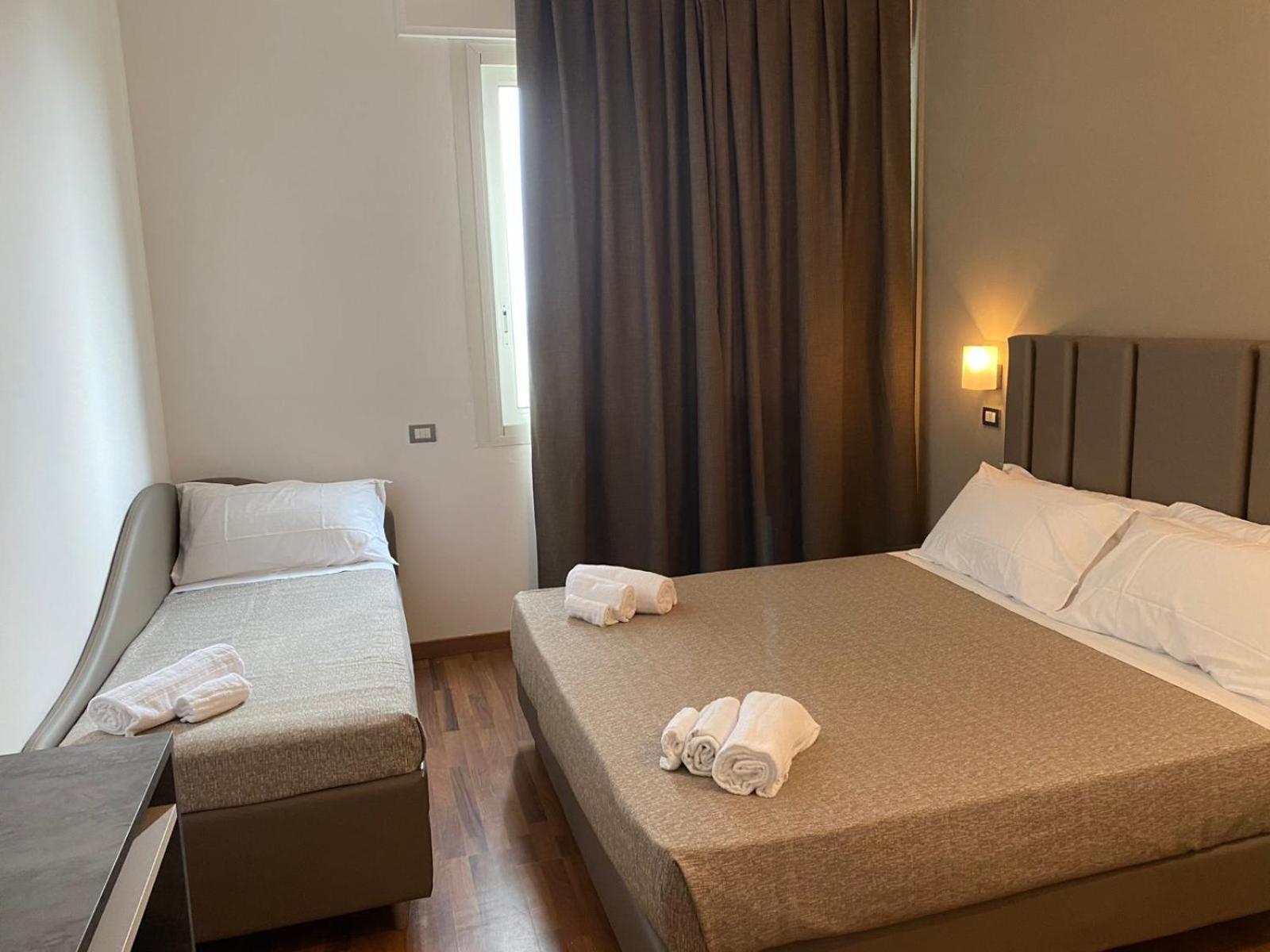 Hotel Golden Ріміні Екстер'єр фото