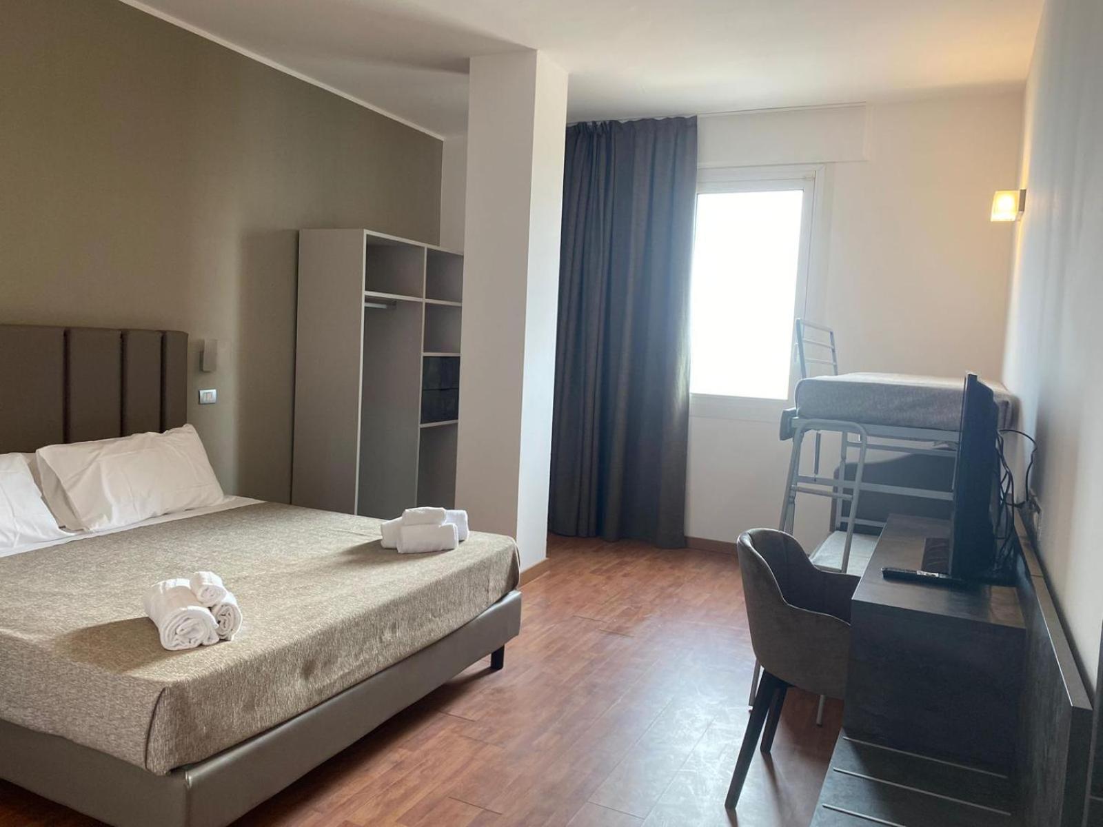 Hotel Golden Ріміні Екстер'єр фото