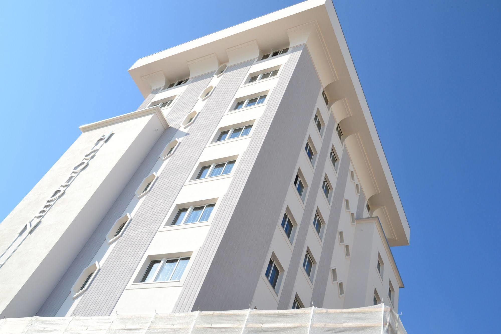 Hotel Golden Ріміні Екстер'єр фото