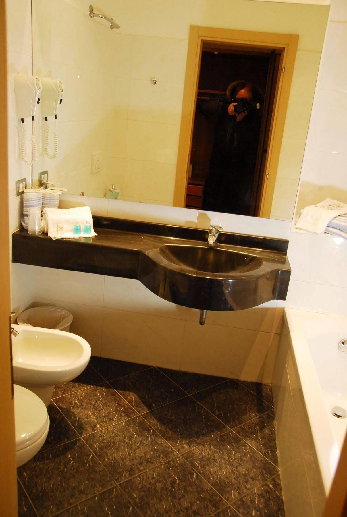 Hotel Golden Ріміні Екстер'єр фото